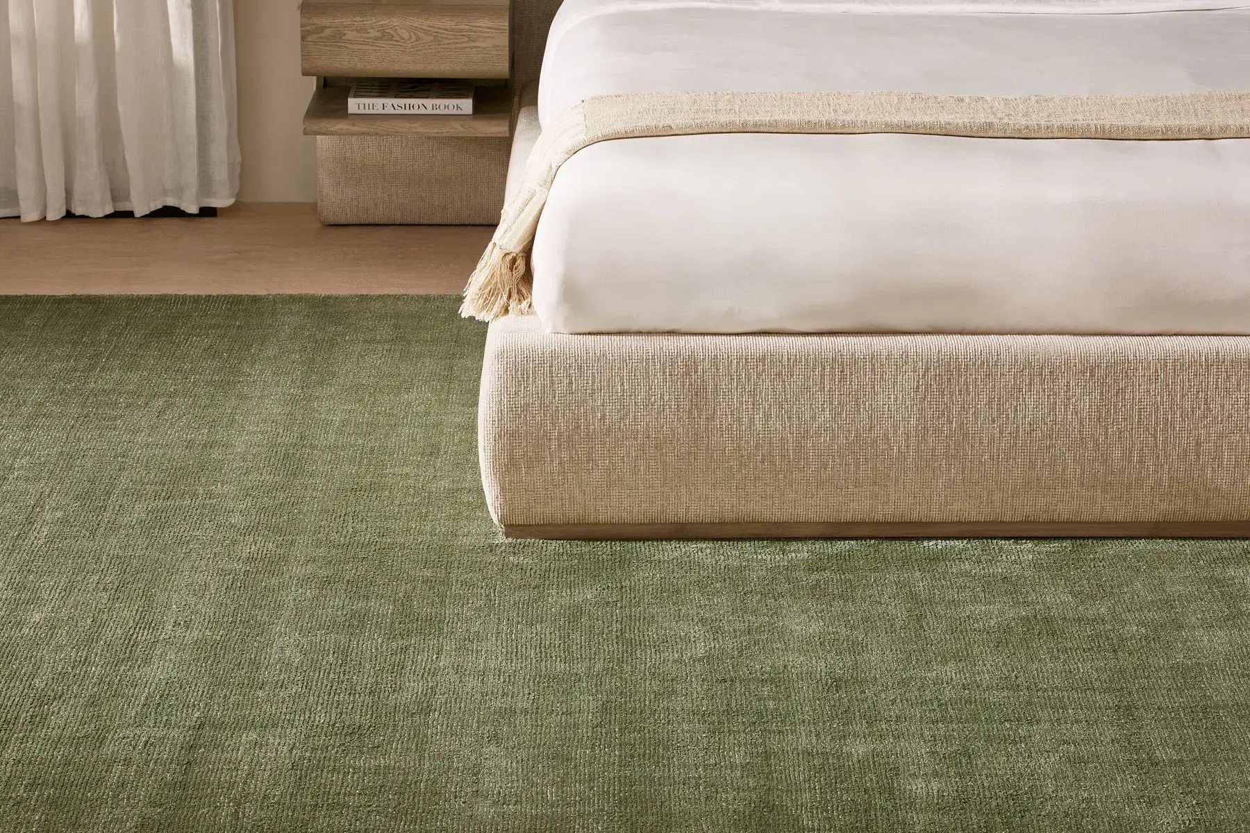 7 Ways to Style A Leather Sofa